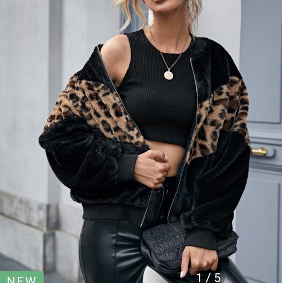 1 LEFT! Super Plush💕Leopard Faux Fur Bomber - Picture 6 of 10